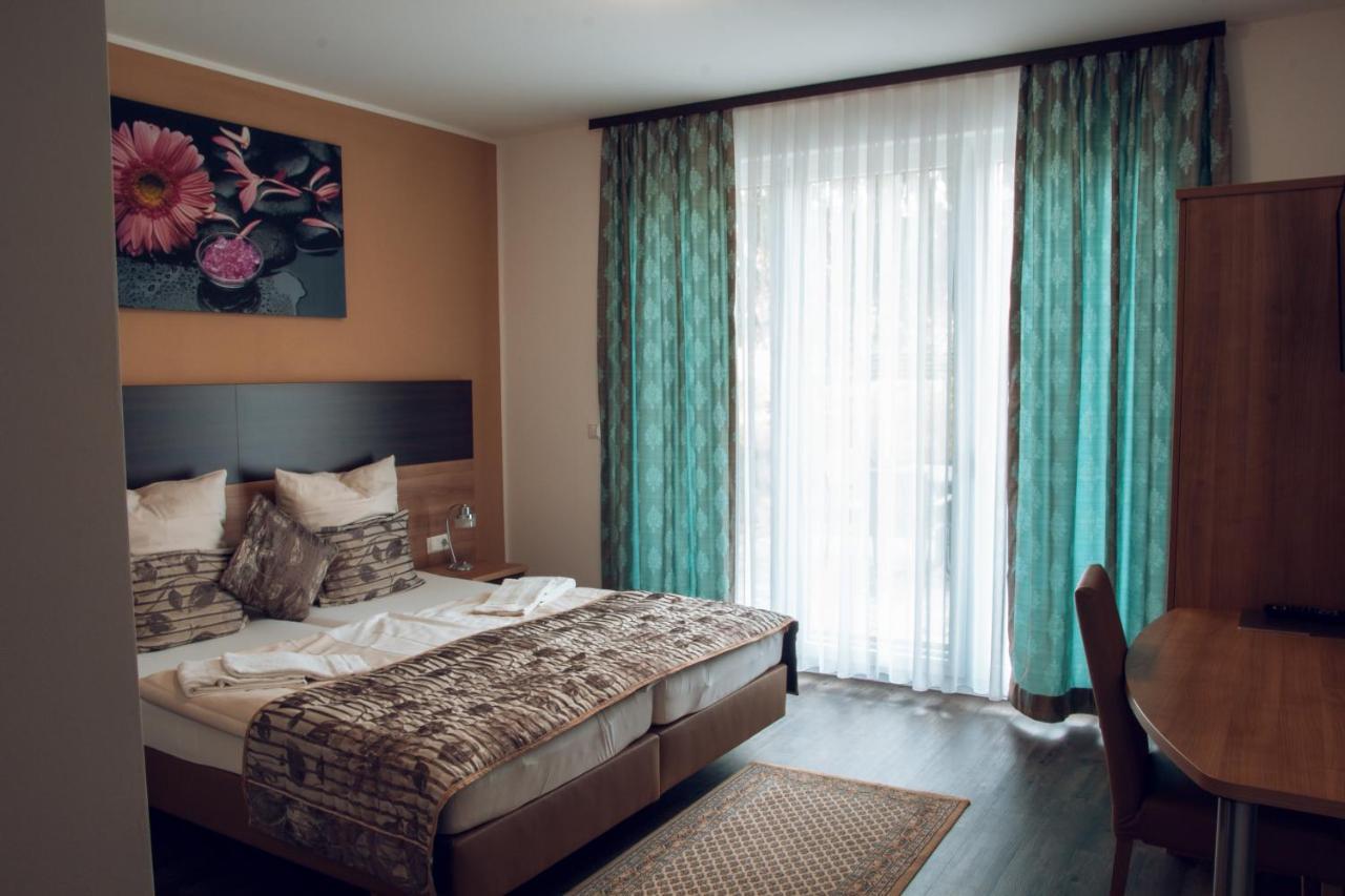 Hotel Pizzeria Da Beni Kochersteinsfeld Екстериор снимка
