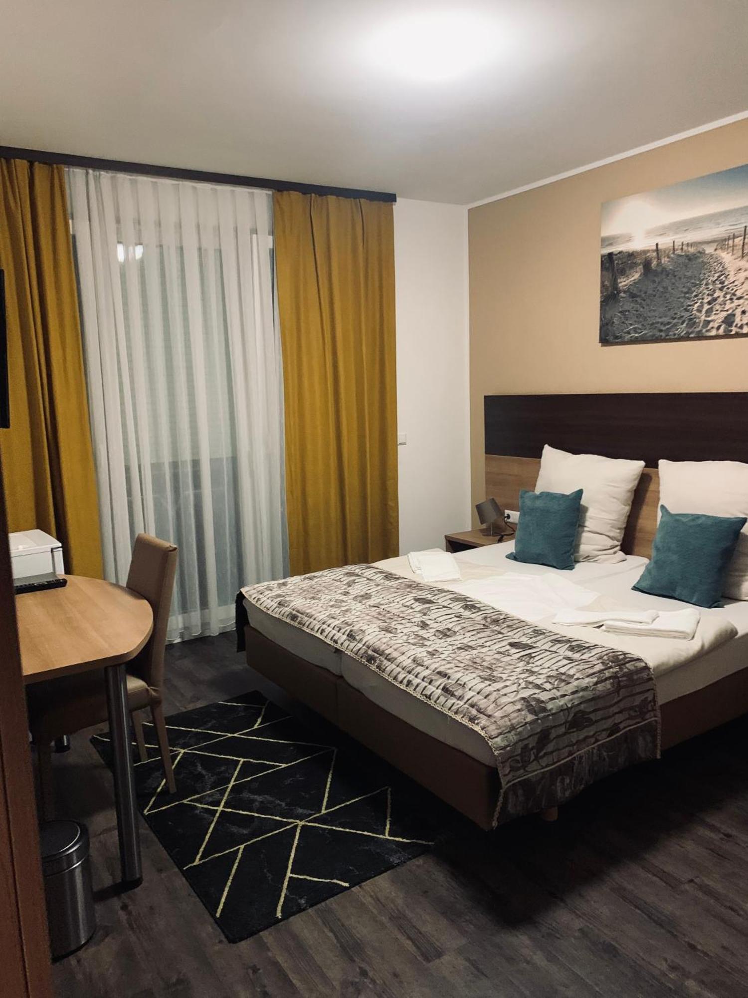 Hotel Pizzeria Da Beni Kochersteinsfeld Екстериор снимка