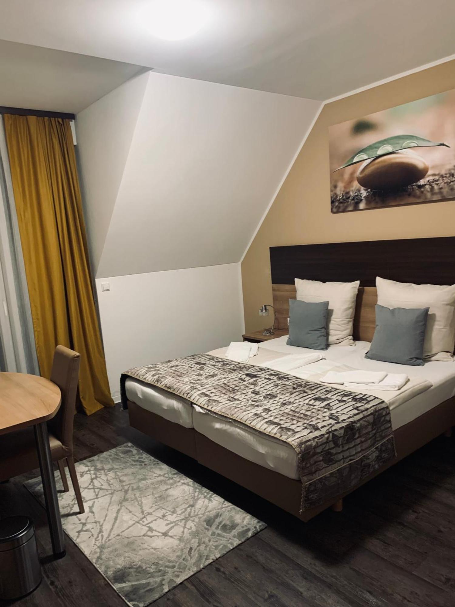 Hotel Pizzeria Da Beni Kochersteinsfeld Екстериор снимка