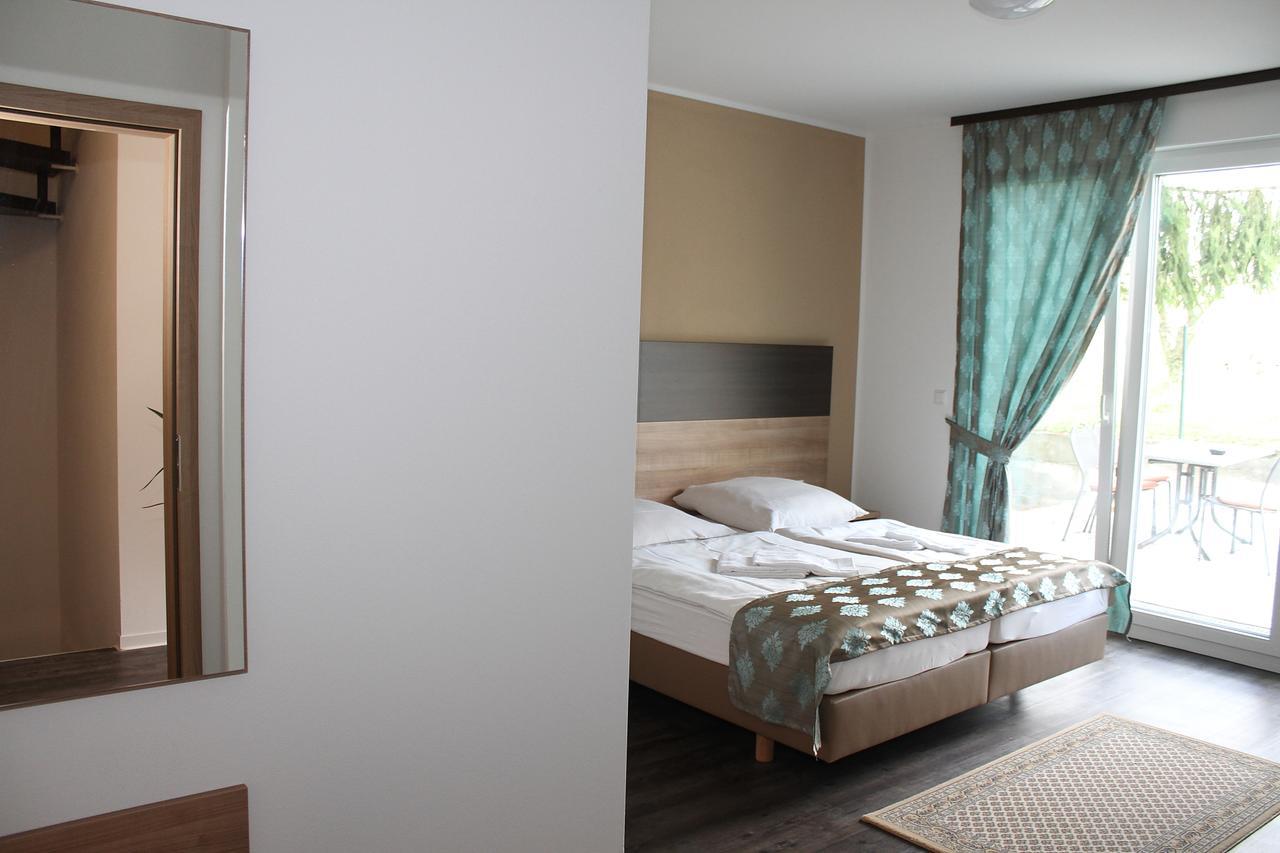 Hotel Pizzeria Da Beni Kochersteinsfeld Екстериор снимка